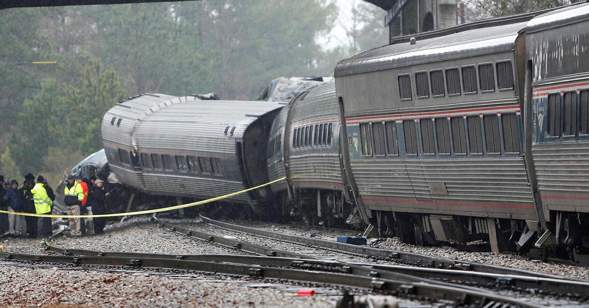 Two-thirds of US commuter railroads may not meet crash technology deadline